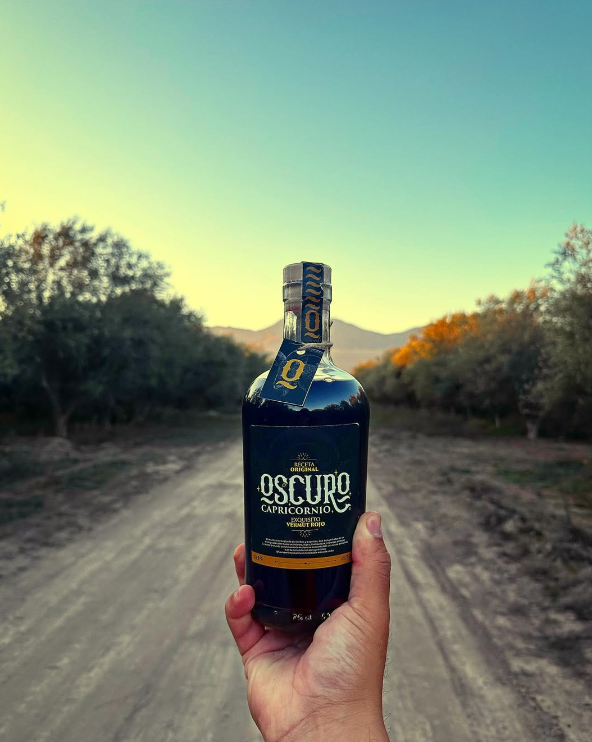 Oscuro Capricornio Vermut